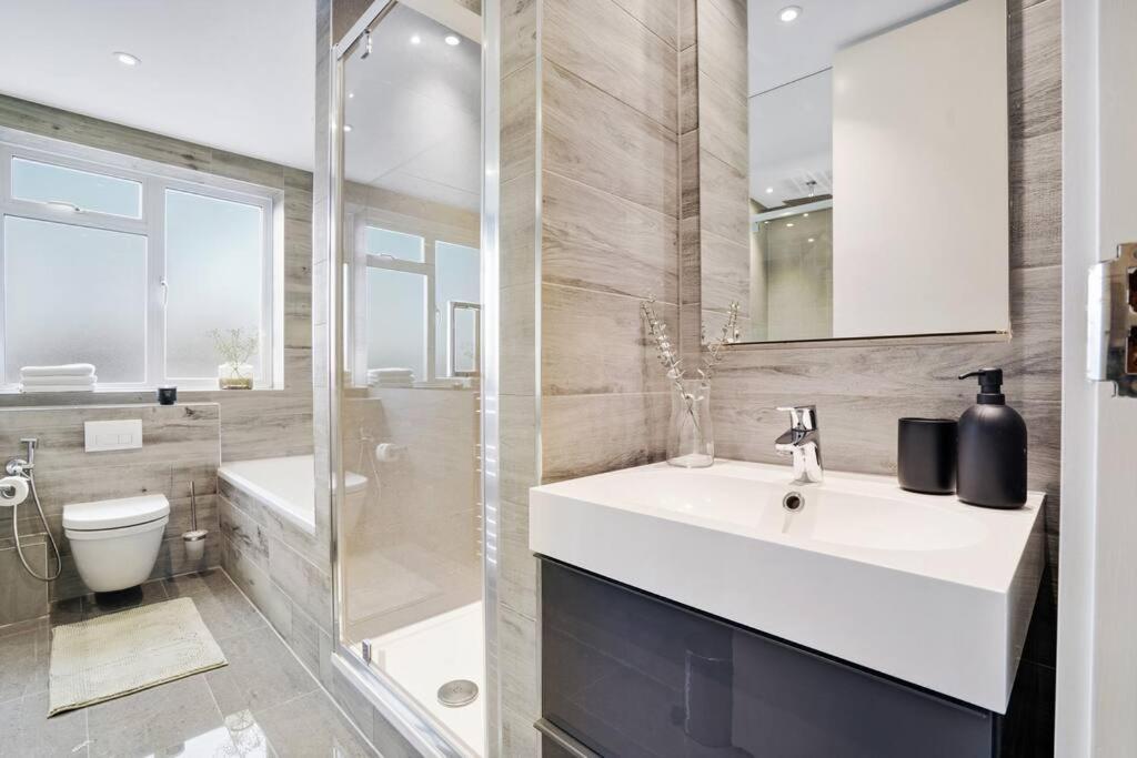 The Camden Suite Bright & Beautiful 2-Bed City Retreat Лондон Экстерьер фото
